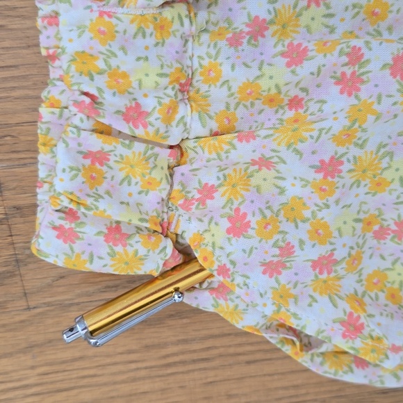 SO BRAND WOMENS JUNIOR SIZE YELLOW FLORAL SOFT SHORTS HIGH RISE SIZE XS - Picture 7 of 13